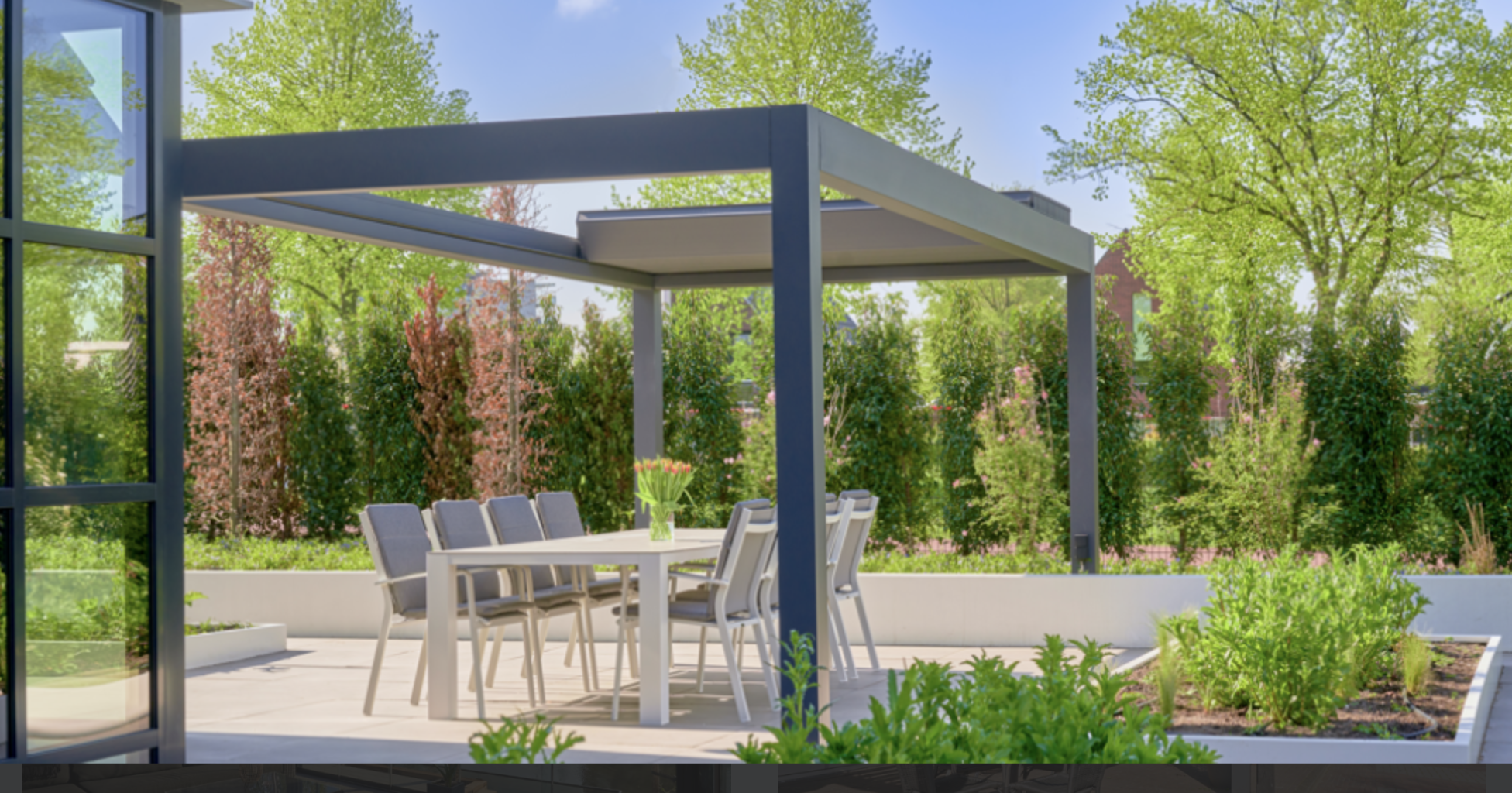 Pinela Deluxe; Aluminium Louvered roof